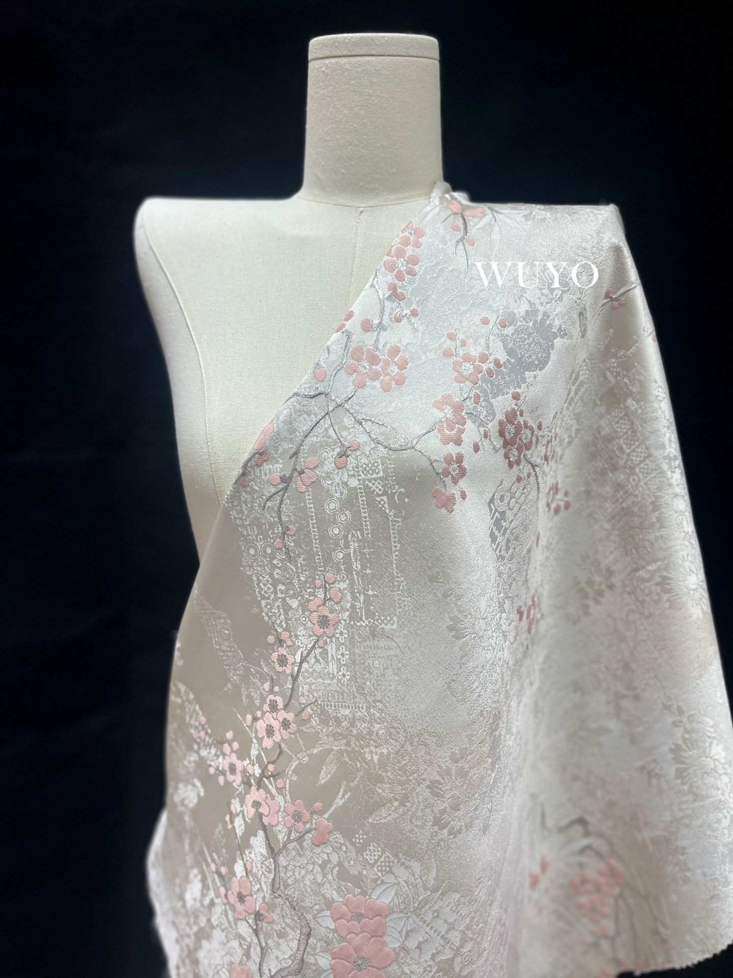 国潮新中式时装面料秋冬梅花香色织提花国风旗袍马甲详情8