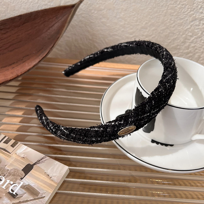 French retro tweed facial hair clip and headband, a new trendy hair accessory for women in 2023, with a strong sense of design pic 12