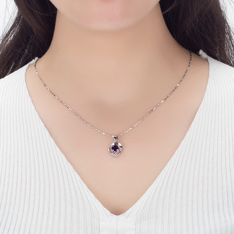 A high-quality imitation D-color moissanite four-leaf clover female pendant with eight hearts and eight arrows from a live-streaming product by a popular influencer on Kuaishou and Douyin pic 92