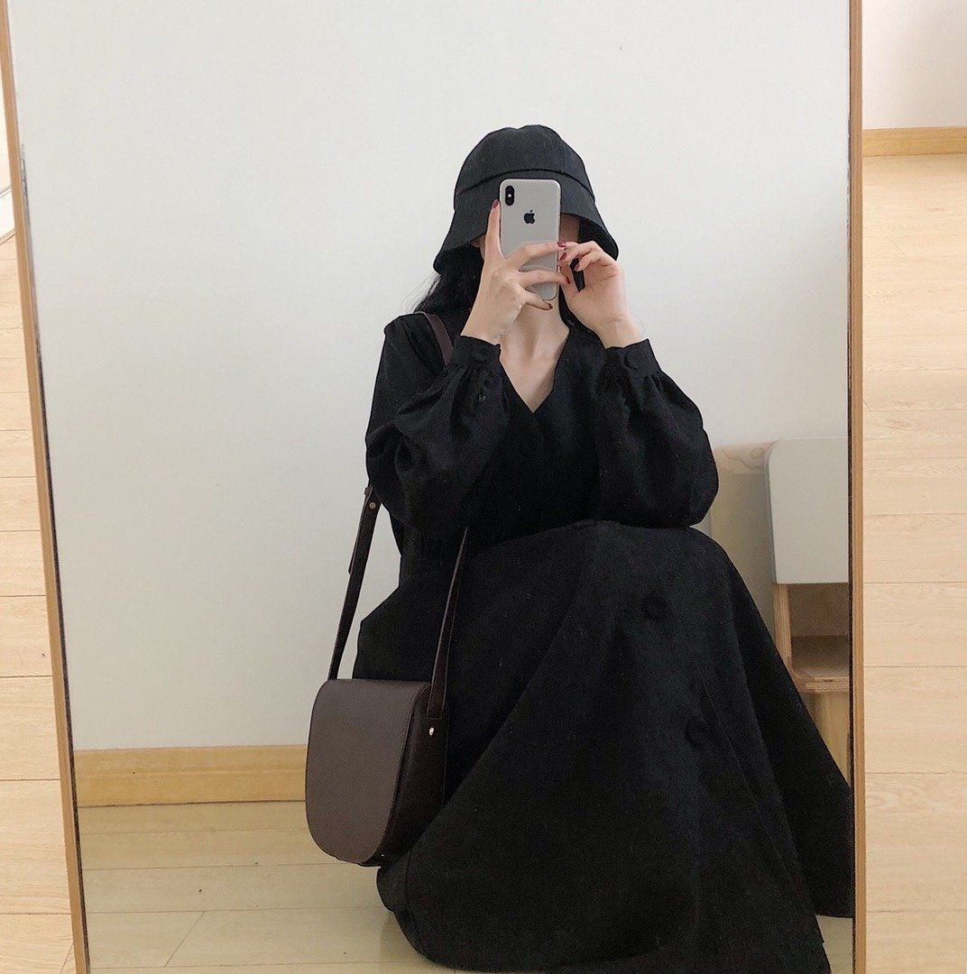 法式复古黑色收腰V领连衣裙女秋季灯芯绒系带显瘦赫本风小黑裙详情23