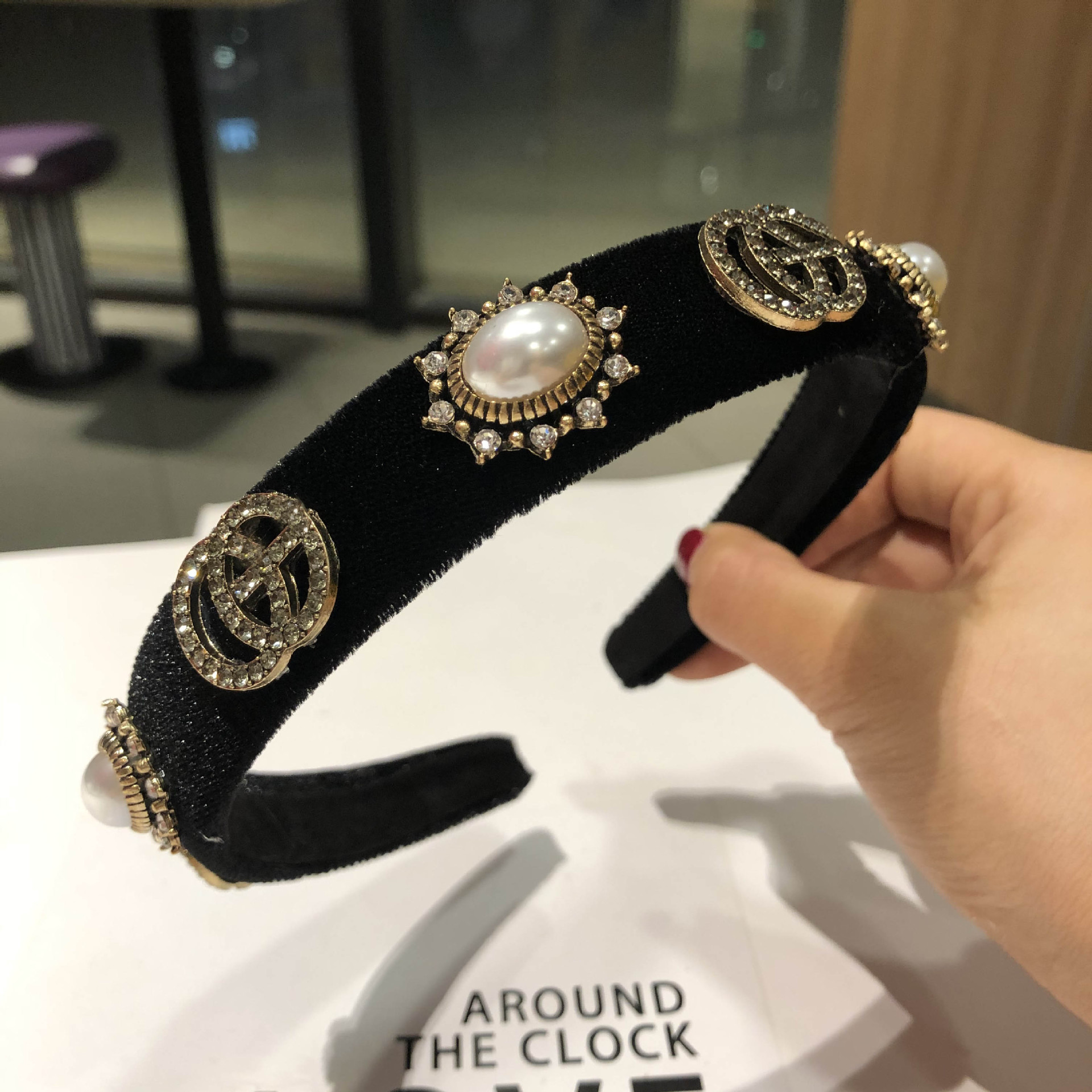 The elegant water diamond and pearl hair band is a versatile and sweet headwear for girls. It features a simple and elegant hairpin mesh and a red outlet pressure headband pic 21