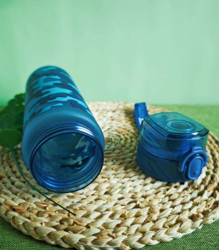 Wholesale water cups, portable camouflage sports water cups, rope lifting, camping, student military training, high appearance level outdoor water bottles for men and women pic 3