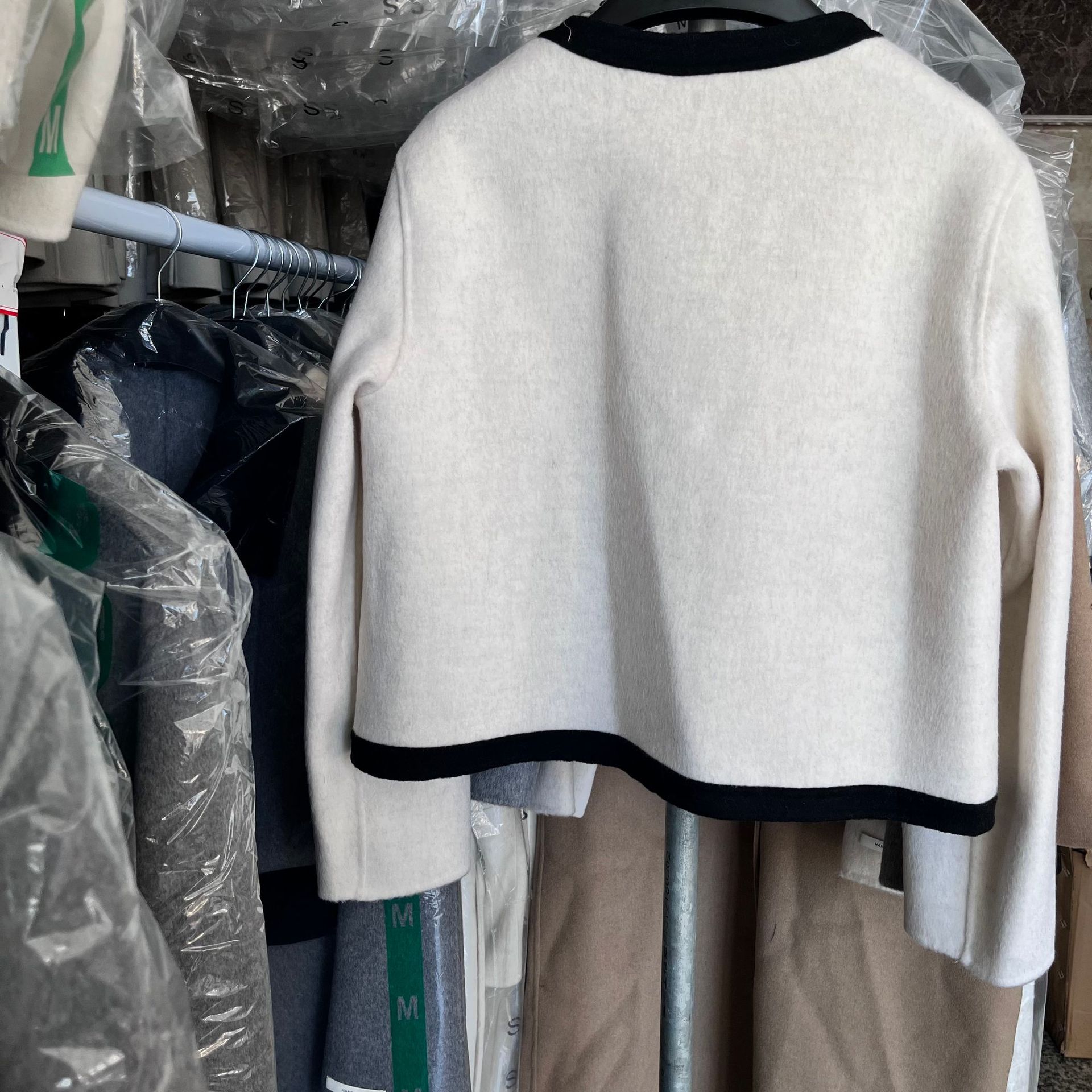 French chanel-style short double-sided wool and woolen coat for women to look younger and petite in spring. Cashmere Hepburn style top pic 31