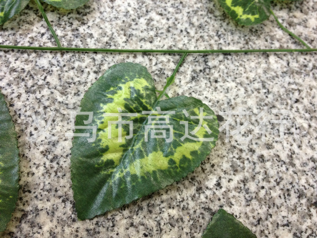Artificial red maple leaf vine, ivy decorative vine, grape leaf vine manufacturer, ten-thousand-year green leaf vine pic 28