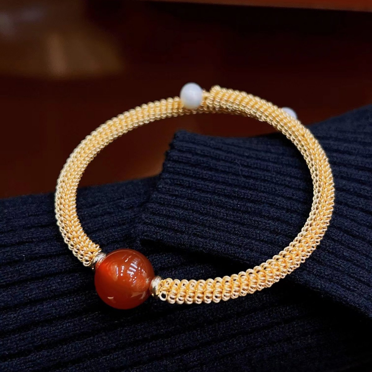 14K gold-plated heavy industry wound agate bracelet, fashionable, commuting, dignified and individual style pic 3