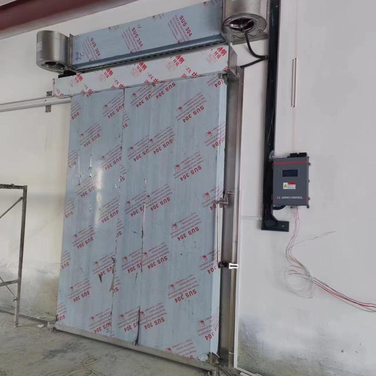 冷库门 手动电动密封闭平开移高速移不锈钢厂房车间保鲜冷库门详情3