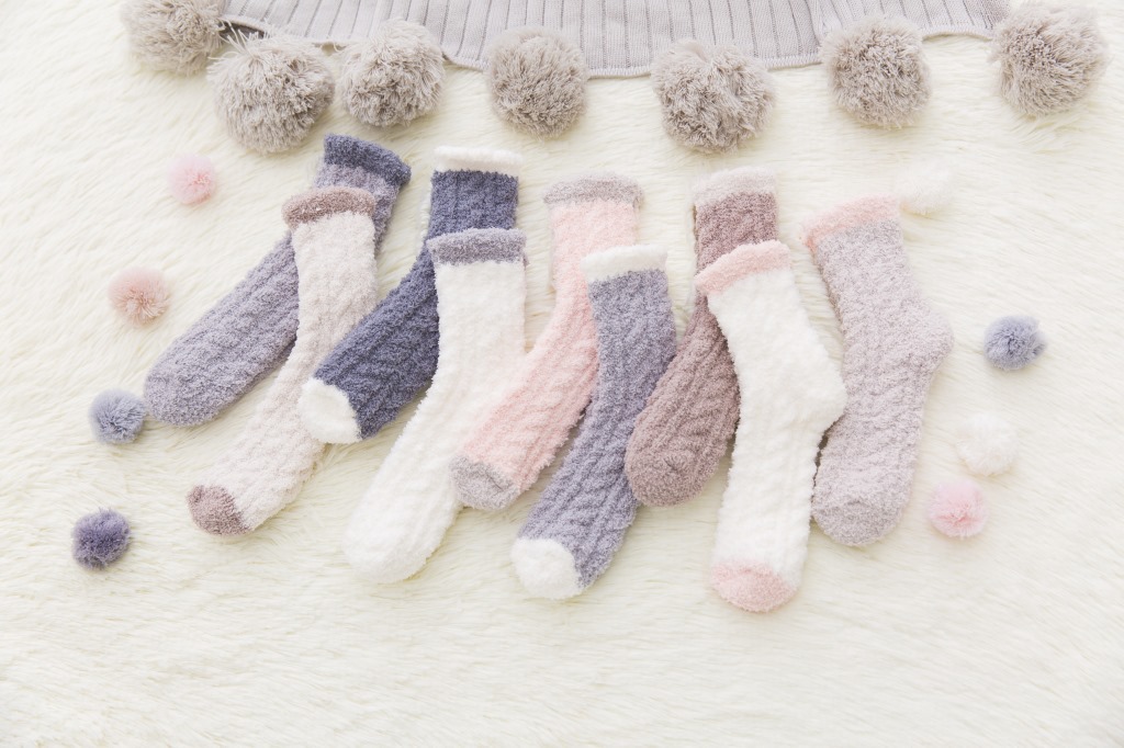 珊瑚绒女袜子批发 韩版家居珊瑚绒加绒加厚保暖中筒地板袜详情3