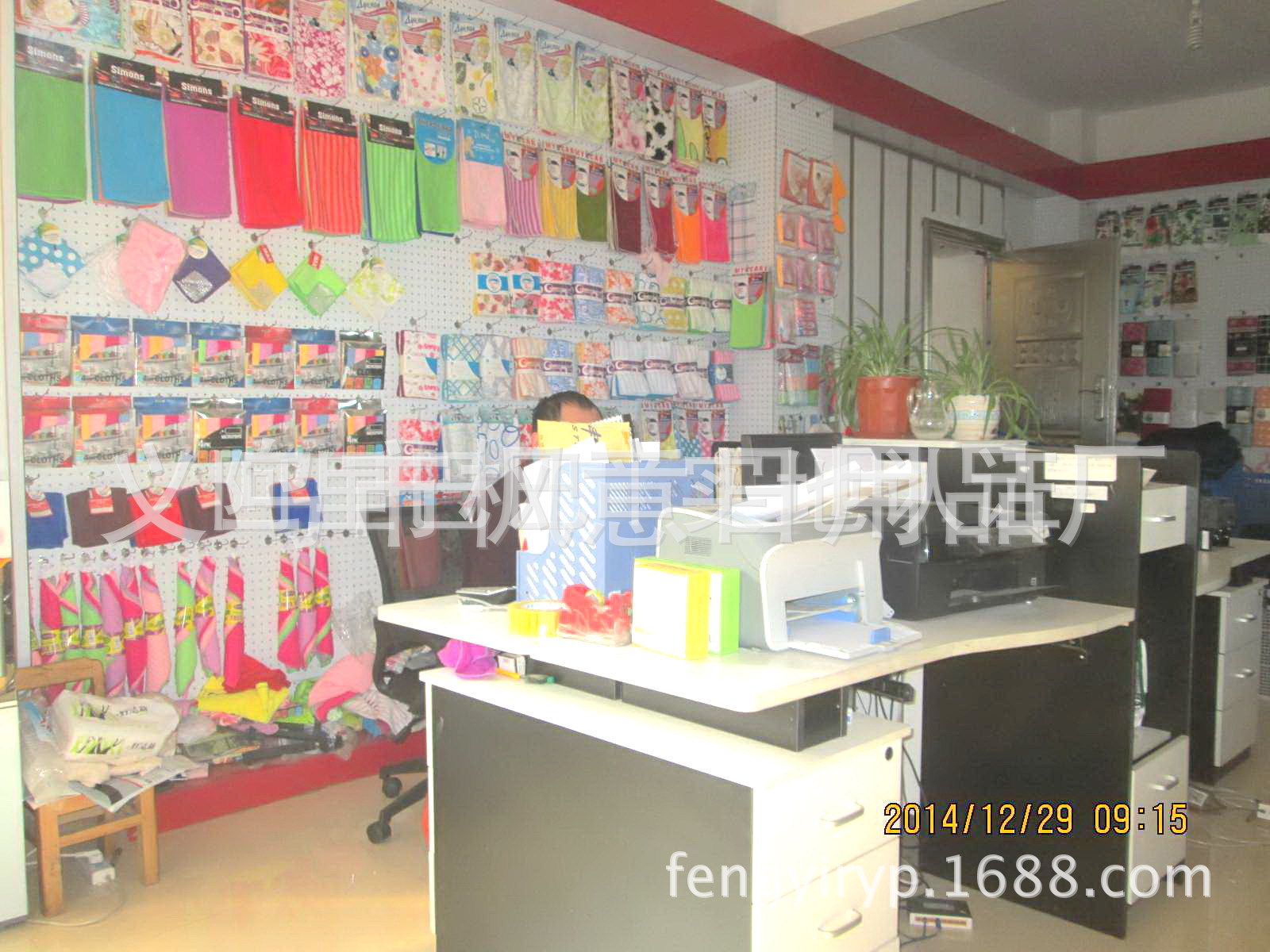 Wholesale of microfiber absorbent kitchen scouring pads, household cleaning and car cleaning cloths, and multi-functional dishwashing cloths from the manufacturer pic 16
