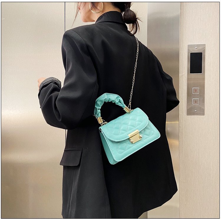 2024秋季新款时尚链条包包女斜挎包小方包简约菱格腋下包单肩包详情17