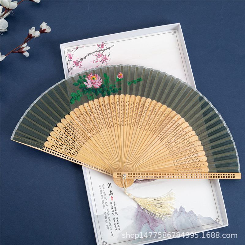手绘牡丹雪纺扇子折扇中国风方块镂空边竹扇和风夏季日用折叠扇子详情7