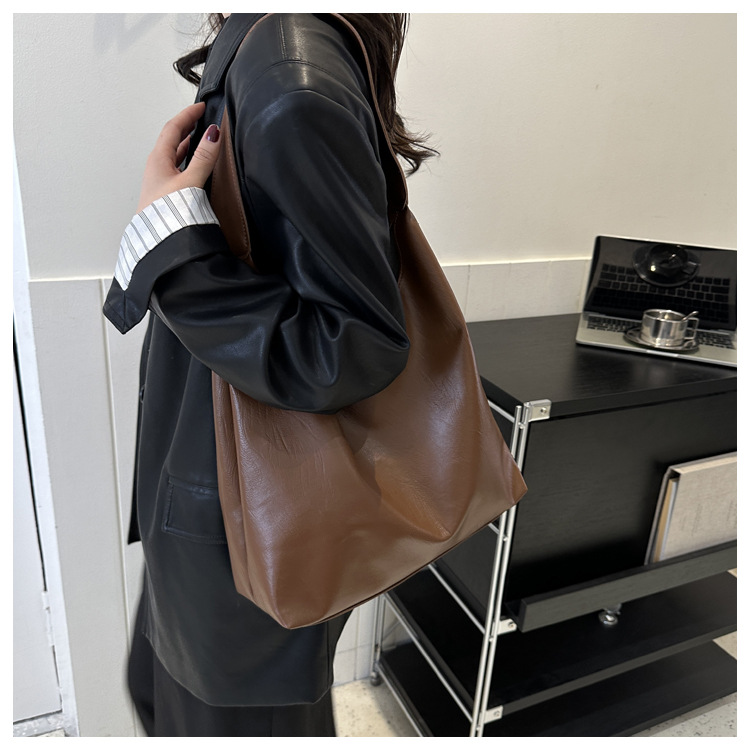 洋气感包包通勤托特包女2023新款潮纯色质感单肩包今年流行腋下包详情18