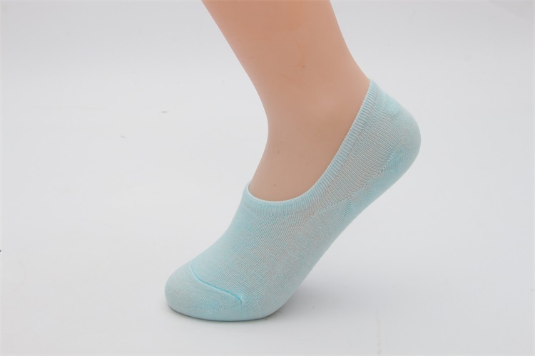 Primavera verano nuevo calcetines barco calcetines invisibles de boca rasa transpirable algodón simple calcetines para mujeres color sólido silicona antideslizante calcetines al por mayor pic 24