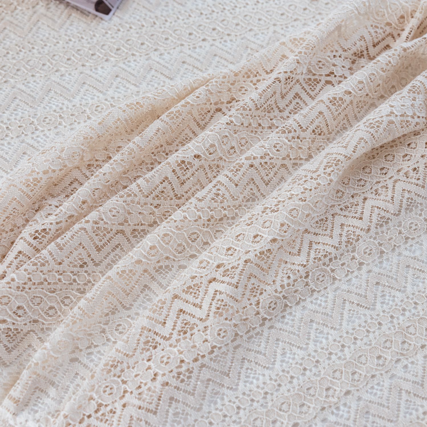 National trend retro hollowed-out lace cover fabric, ins style rectangular white country tablecloth, round table and small round tablecloth pic 27