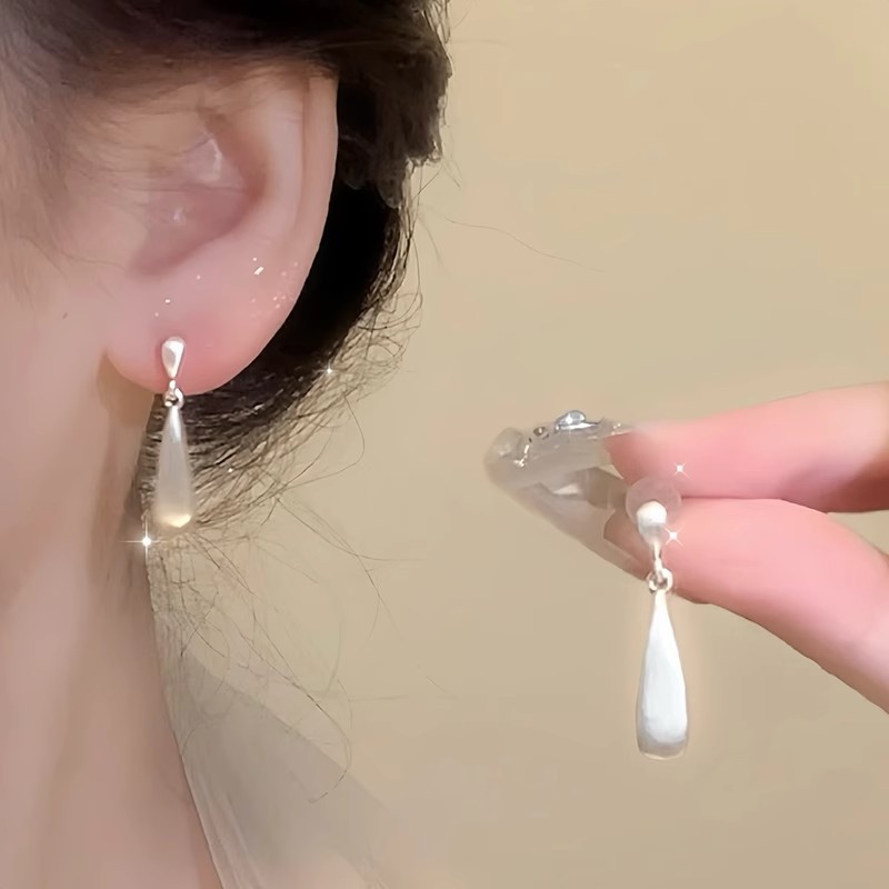 The popular frosted brushed teardrop-shaped earrings on Xiaohongshu are a light luxury, niche, high-end, simple and elegant stud earrings for women pic 15
