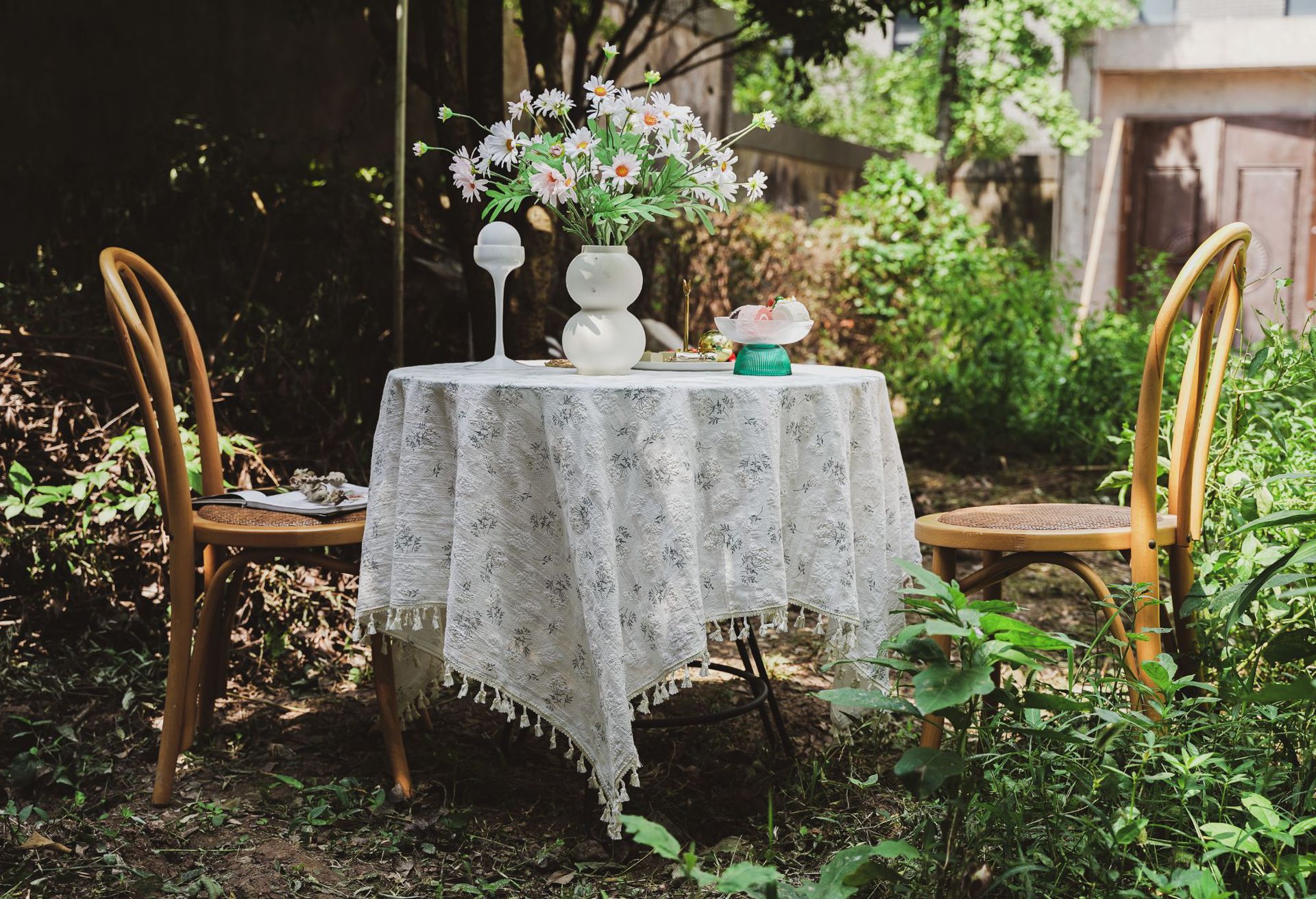 Fresh and clean cross-border tablecloth ins lilac flower fragments garden cotton and linen tablecloth fabric American decoration Amazon picnic cloth pic 22