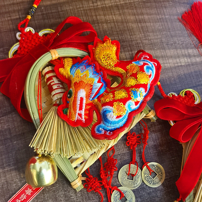 Flower accessories, hanging ornaments, small green dragon head, old and small brooms, sweeping away, broom, dustpan and dustpan combination set, cross-border pic 2