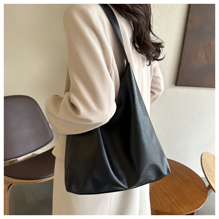 洋气感包包通勤托特包女2023新款潮纯色质感单肩包今年流行腋下包详情11