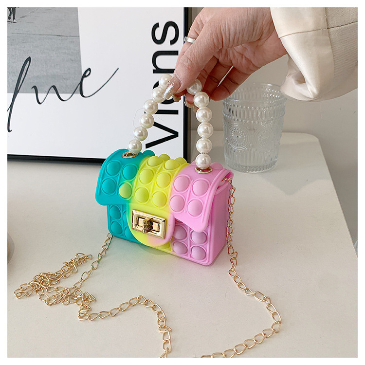 A new silicone bag for women in spring 2022, a trendy and avant-garde rat-killing pearl chain small square bag pic 32