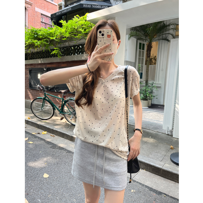 轻薄亲肤V领波点设计感遮肉显瘦打底短袖T恤女夏季新品百搭上衣潮详情44