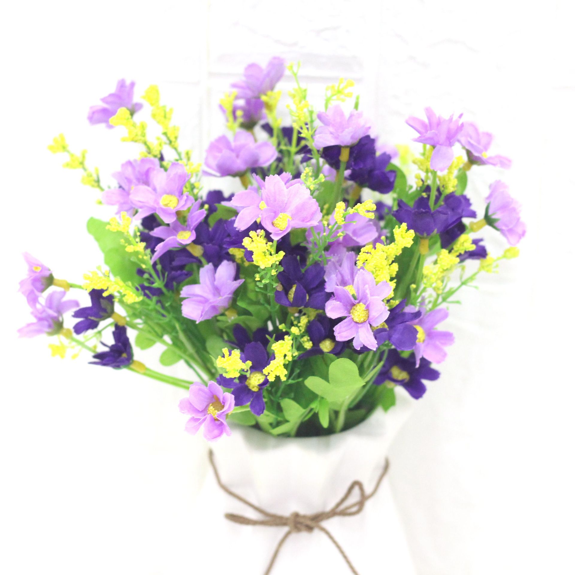 Factory wholesale of garden flowers, artificial flowers, fake flowers, 28-head jumping orchid chrysanthemums, small daisies, wedding project flowers pic 18