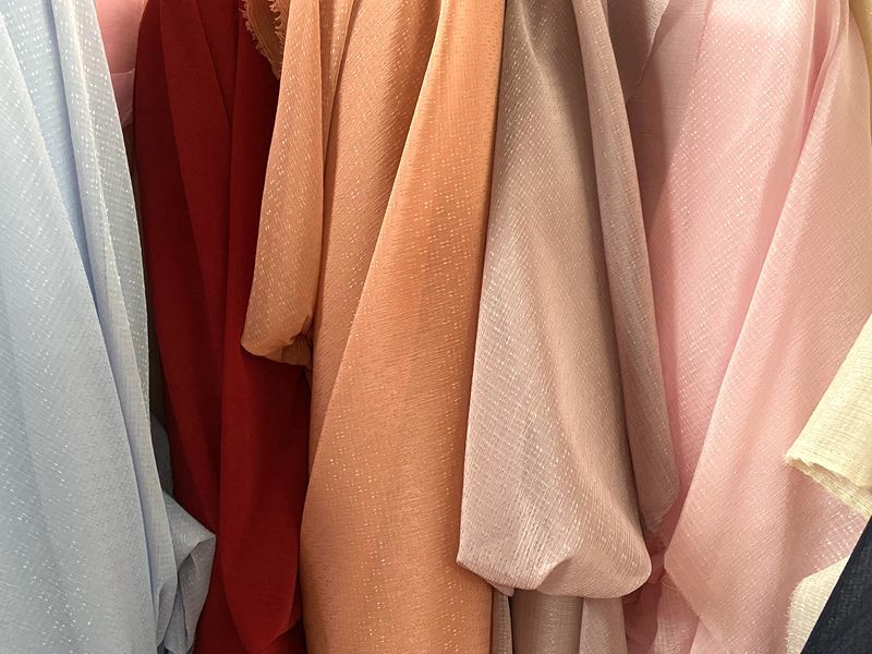 Wholesale of new polyester clothing, skirt, yarn fabric, toys, headwear, hair accessories, scarf fabric, dot star yarn and wrinkled fabric pic 6