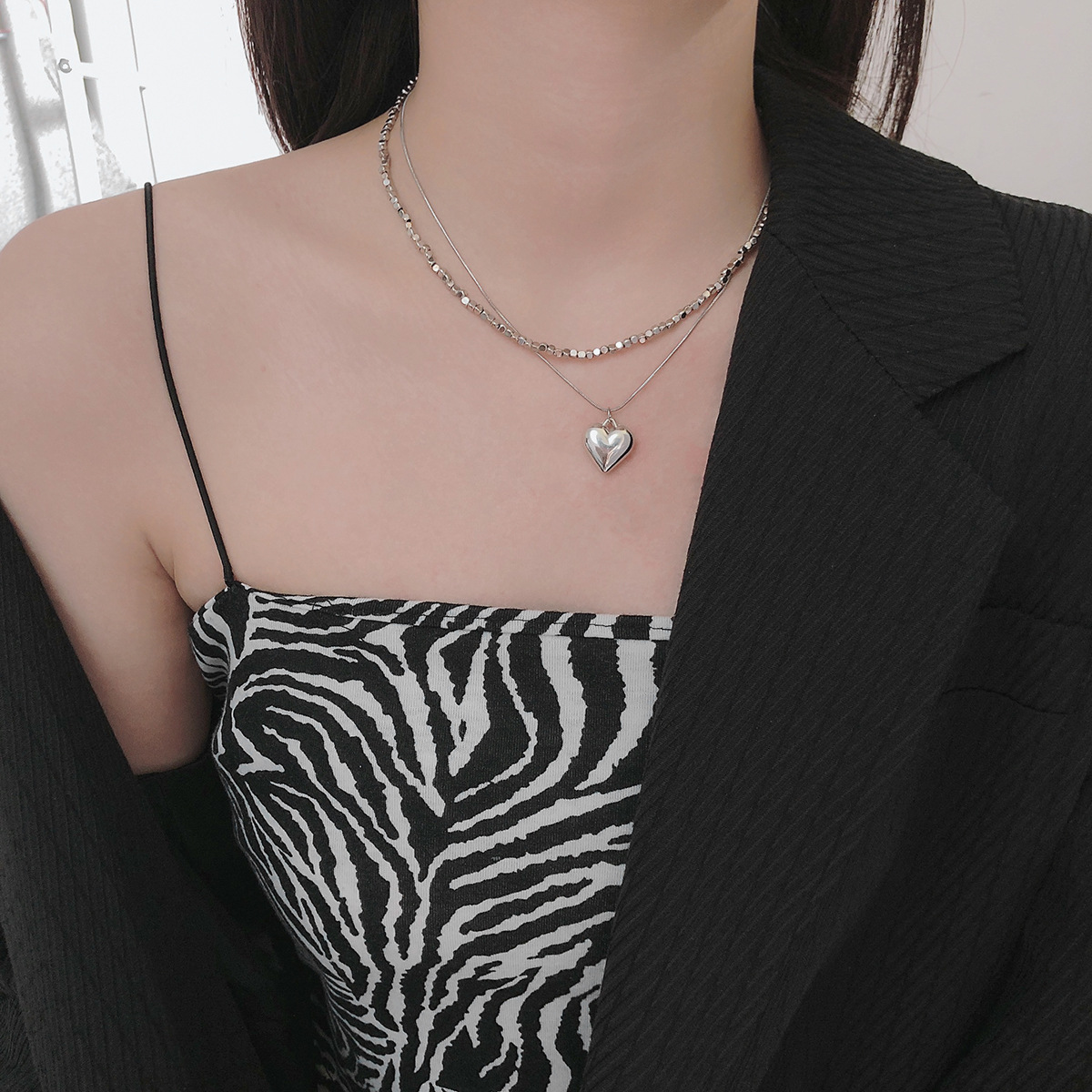 European and American style heart-shaped necklace, versatile for women, niche design, hot girl ins style, titanium steel, non-fading, high-end collarbone chain pic 18