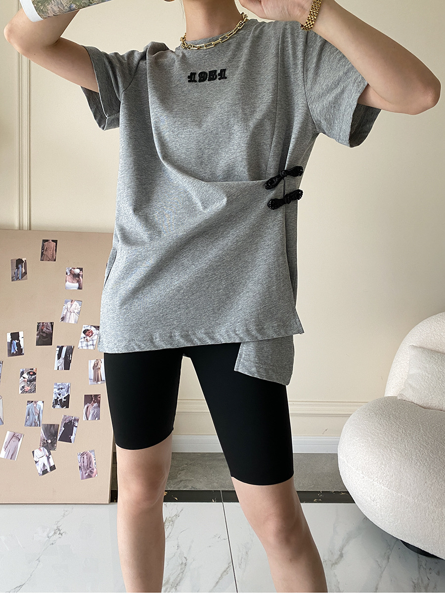 Sinan guoji plato hebilla bifón caída hombro manga camiseta mujer moda cool sentido de diseño verano 2022 nuevo SN1425 pic 25