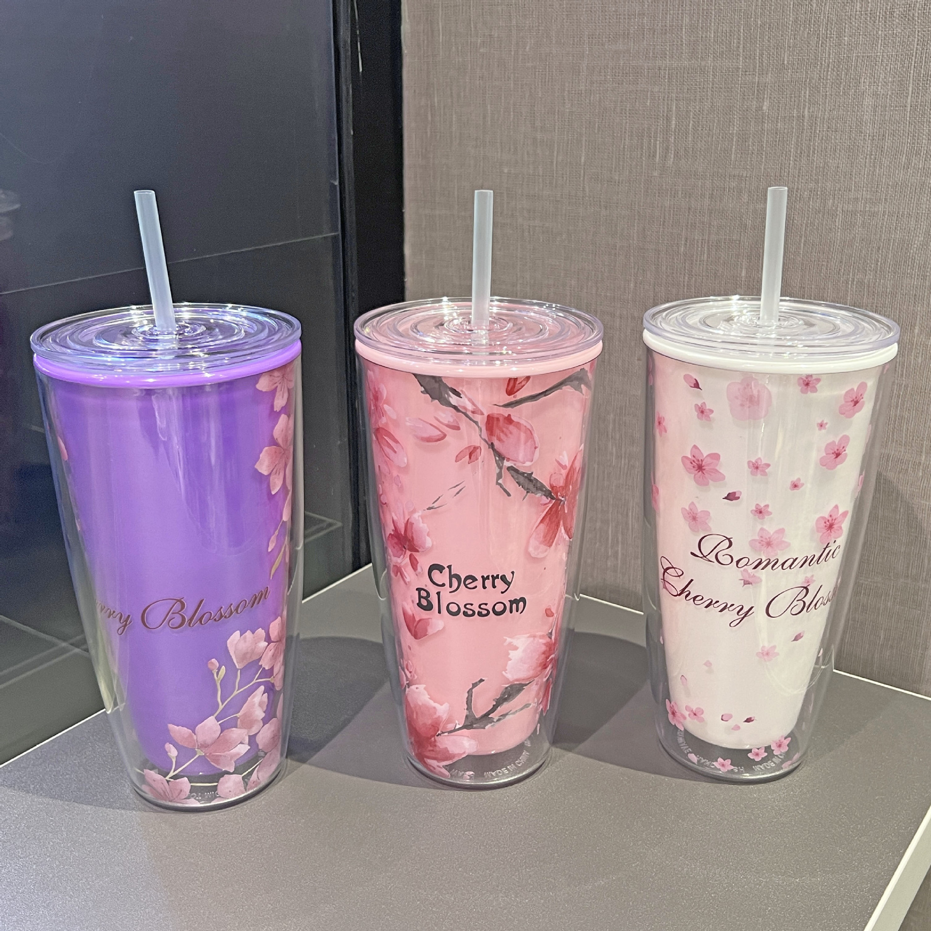 Wholesale of new summer internet-famous couple cups, plastic straw cups, and large-capacity plastic water cups for export with vertical patterns and straight bodies pic 5