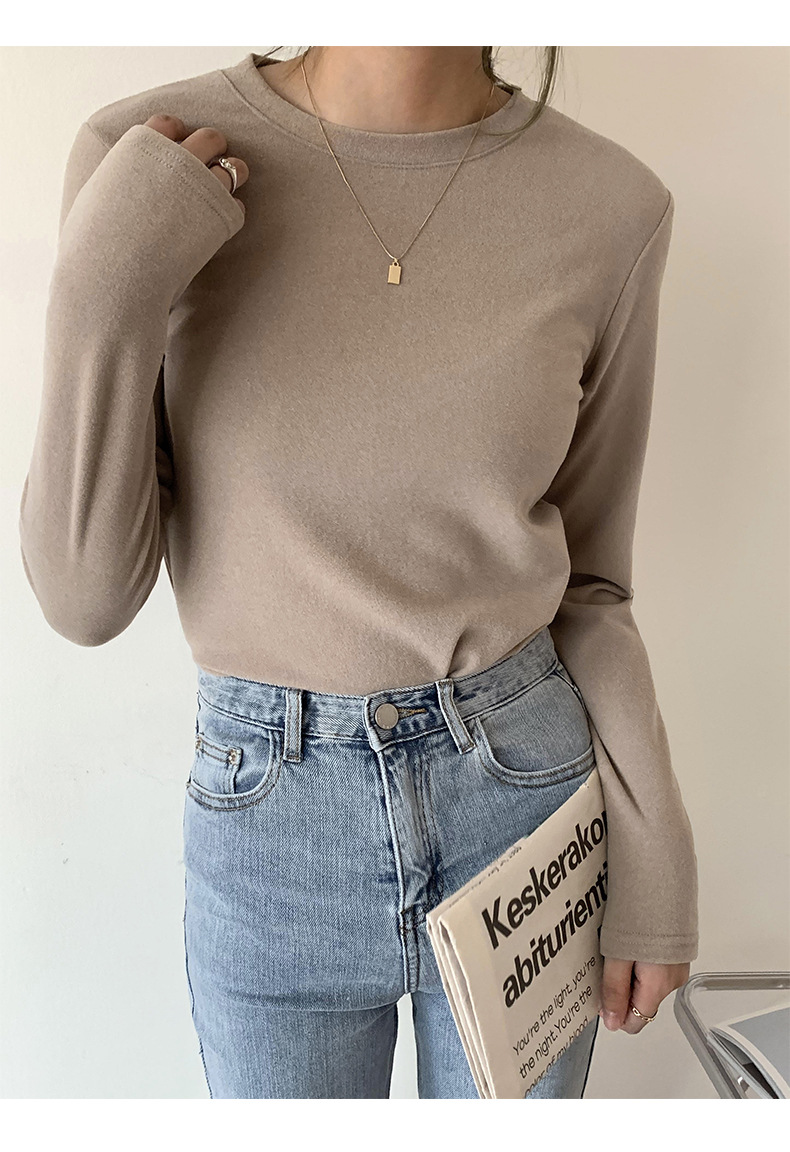 A German velvet semi-high-neck white base layer for women, paired with a stylish, thickened, brushed, and form-fitting mid-neck base layer for autumn and winter pic 31