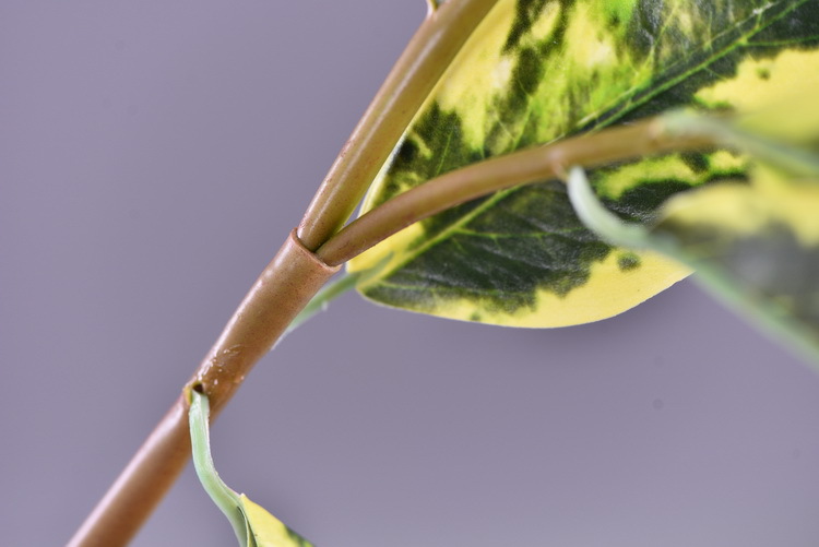 Wholesale of high-end flower and leaf materials for Huazhi Artificial Plants, wedding, hotel, living room artificial leaves, window display and landscaping green plants pic 11