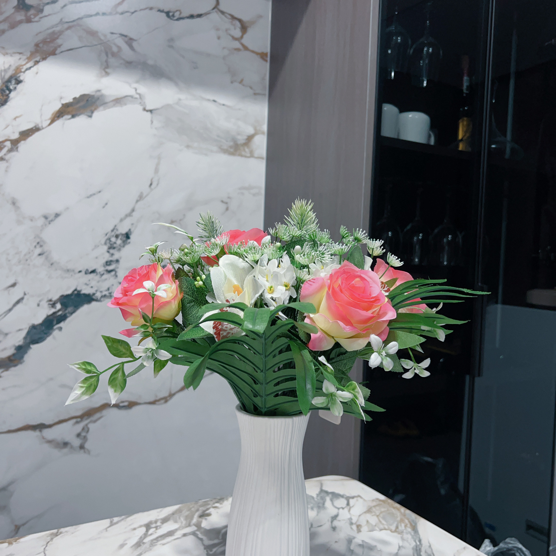 High-end light luxury artificial flower bouquet, bride holding rose artificial flowers, hotel home living room classical photography decoration pic 1