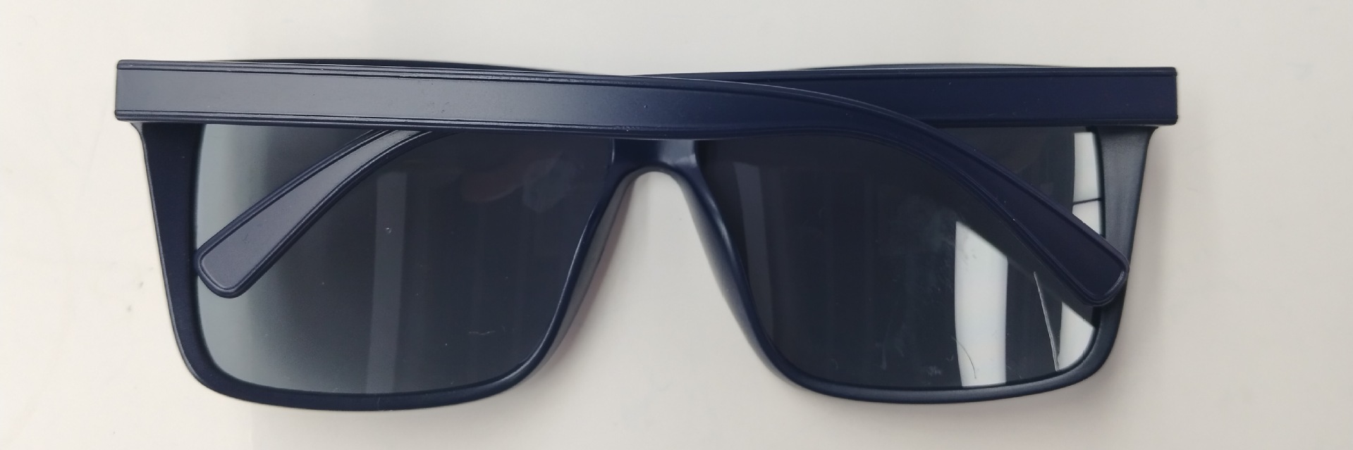 2024新款男士塑料休闲运动太阳镜 时尚轻便地摊墨镜 眼镜厂家直销批发 防紫外线保护眼睛详情11