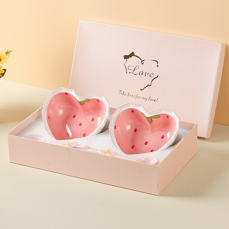 【 Carrying Box 】 Strawberry Bowl, Star Spoon, Ceramic Bowl and spoon Set, Pink Chinese underglaze Color Tableware Set Gift pic 2