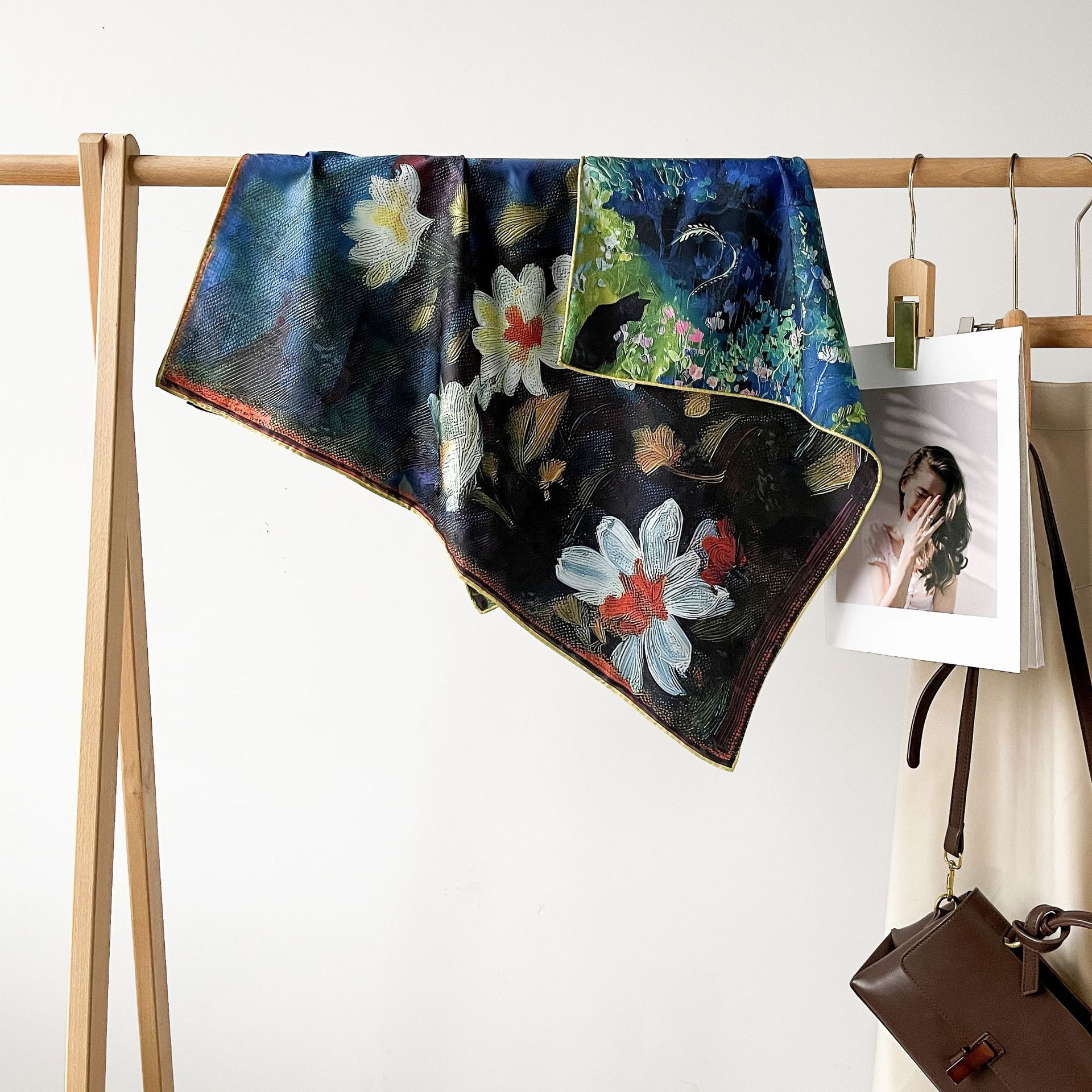 国潮中式山水丝巾方巾高级感高档香云纱装饰围脖夏季防晒披肩现货批发详情19