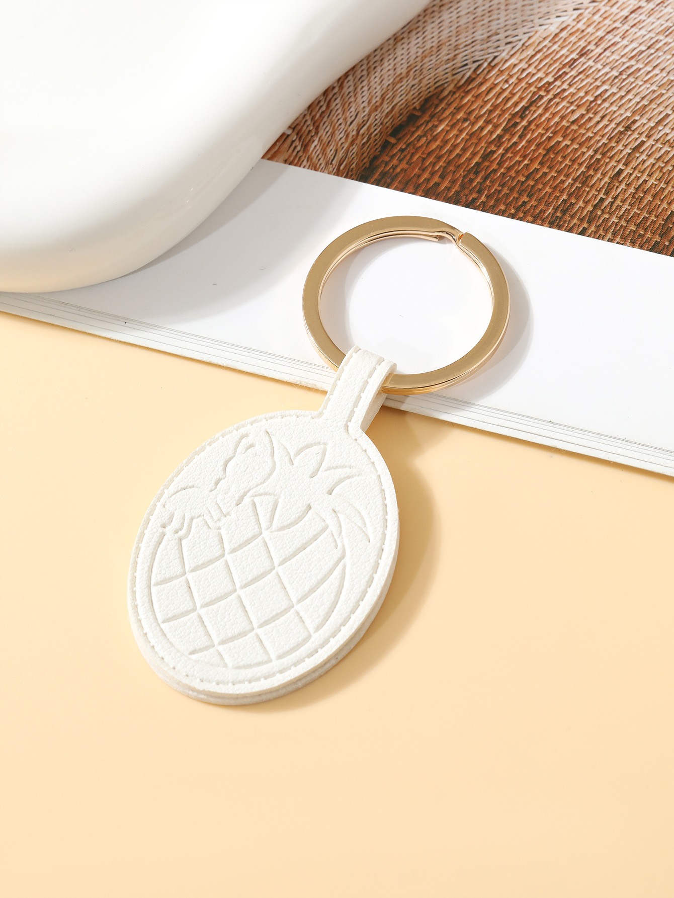 新款菠萝皮革钥匙扣便宜简约包包挂件汽车ins小众装饰品礼物详情6