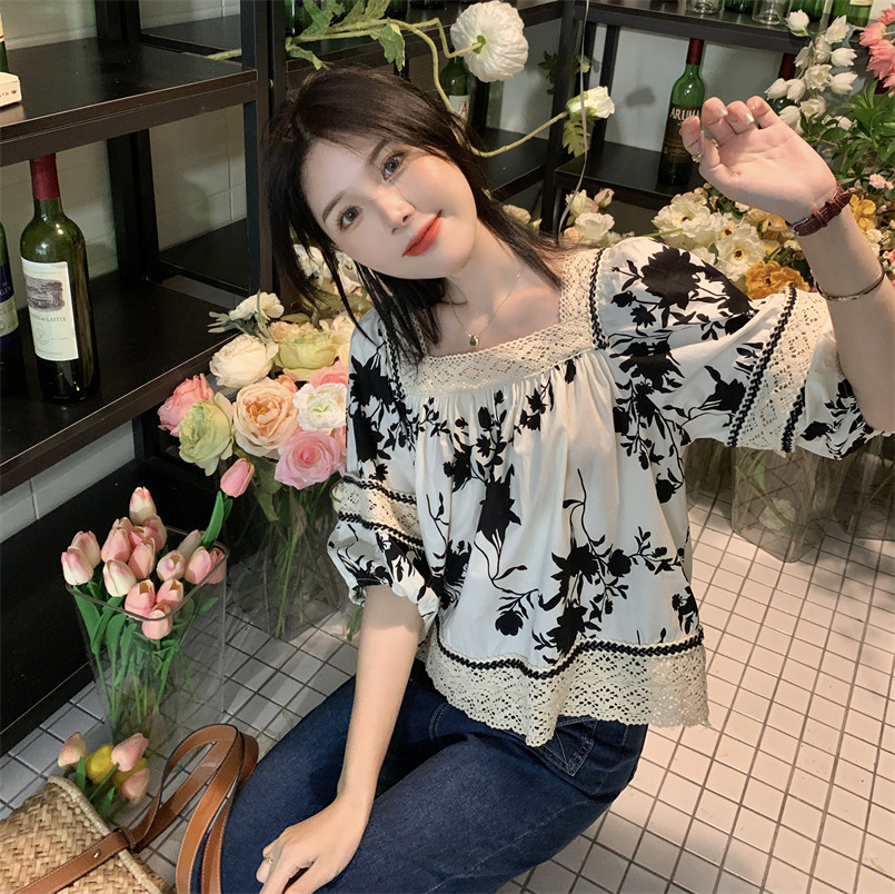 2022夏女名族风方领印花蕾丝镂空灯笼袖衬衫女度假风短款娃娃衫详情9