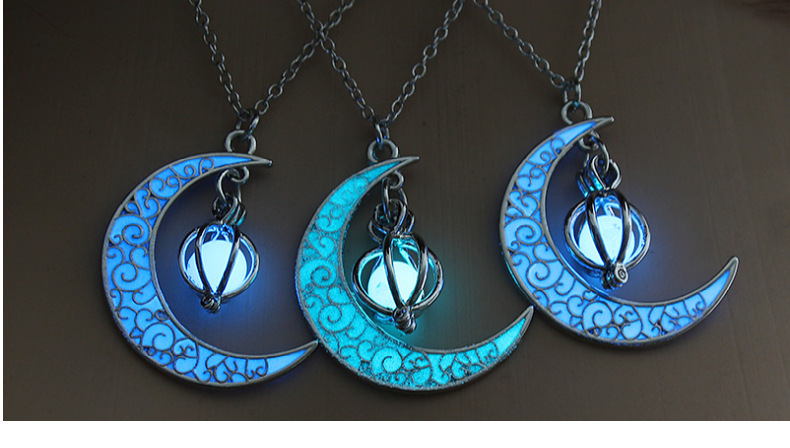 亚马逊热销夜光月亮 小南瓜吊坠项链 万圣节爆款欧美发光项链配饰详情5