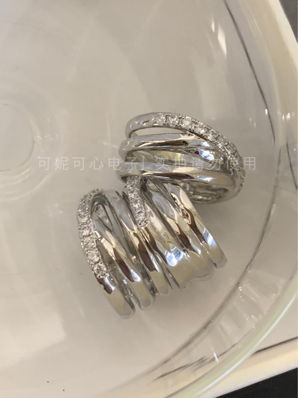 Q闪闪发光的戒指多圈的银色圆圈戒有点小细节的闭口戒指女款K8/5详情10