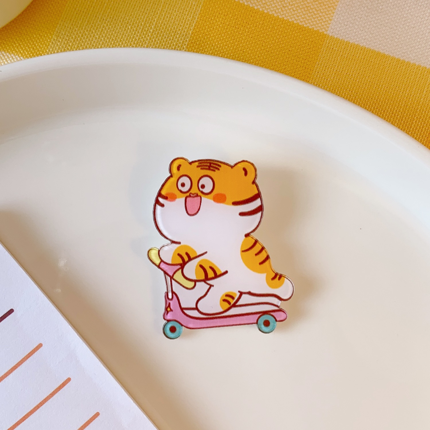 ins风潮可爱甜美小老虎亚克力胸针包包服装装饰配饰卡通创意徽章详情22