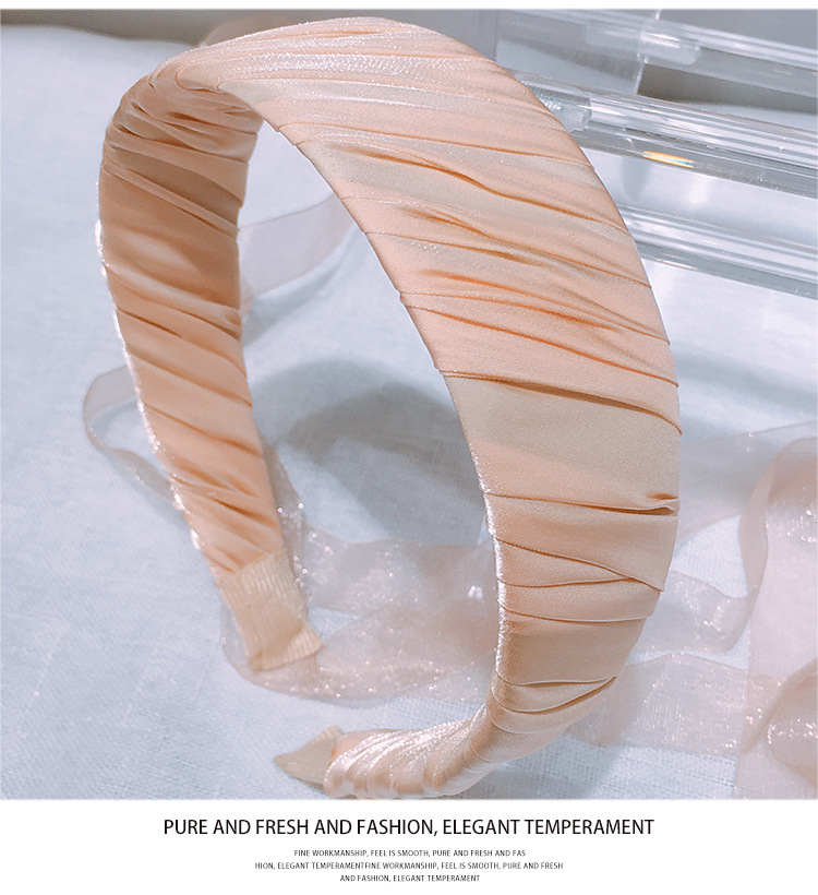Summer Korean style wide-edge smooth plate twisted fabric hair band, pleated sweet hair accessory, hair band with style, Korean style versatile hair accessory wholesale pic 7
