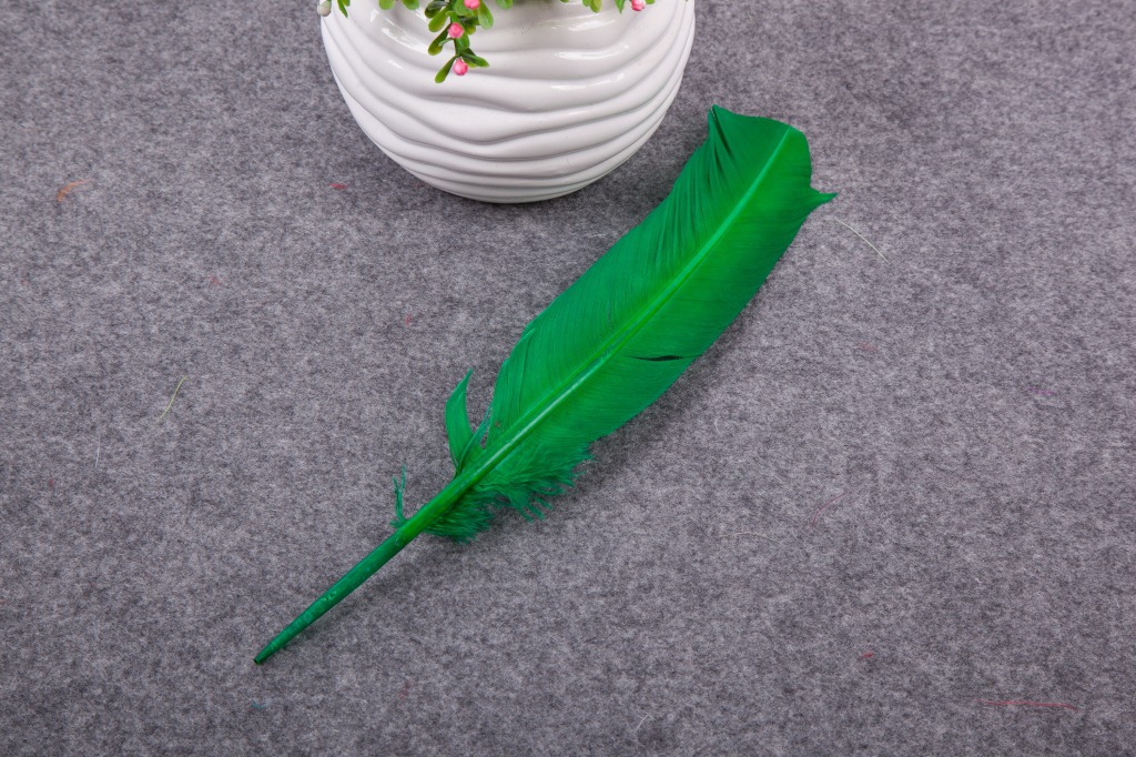 Factory wholesale DIY colorful Turkey feathers, Indian Anren heads with Turkey nest feathers, Japanese feather arrows in stock pic 24