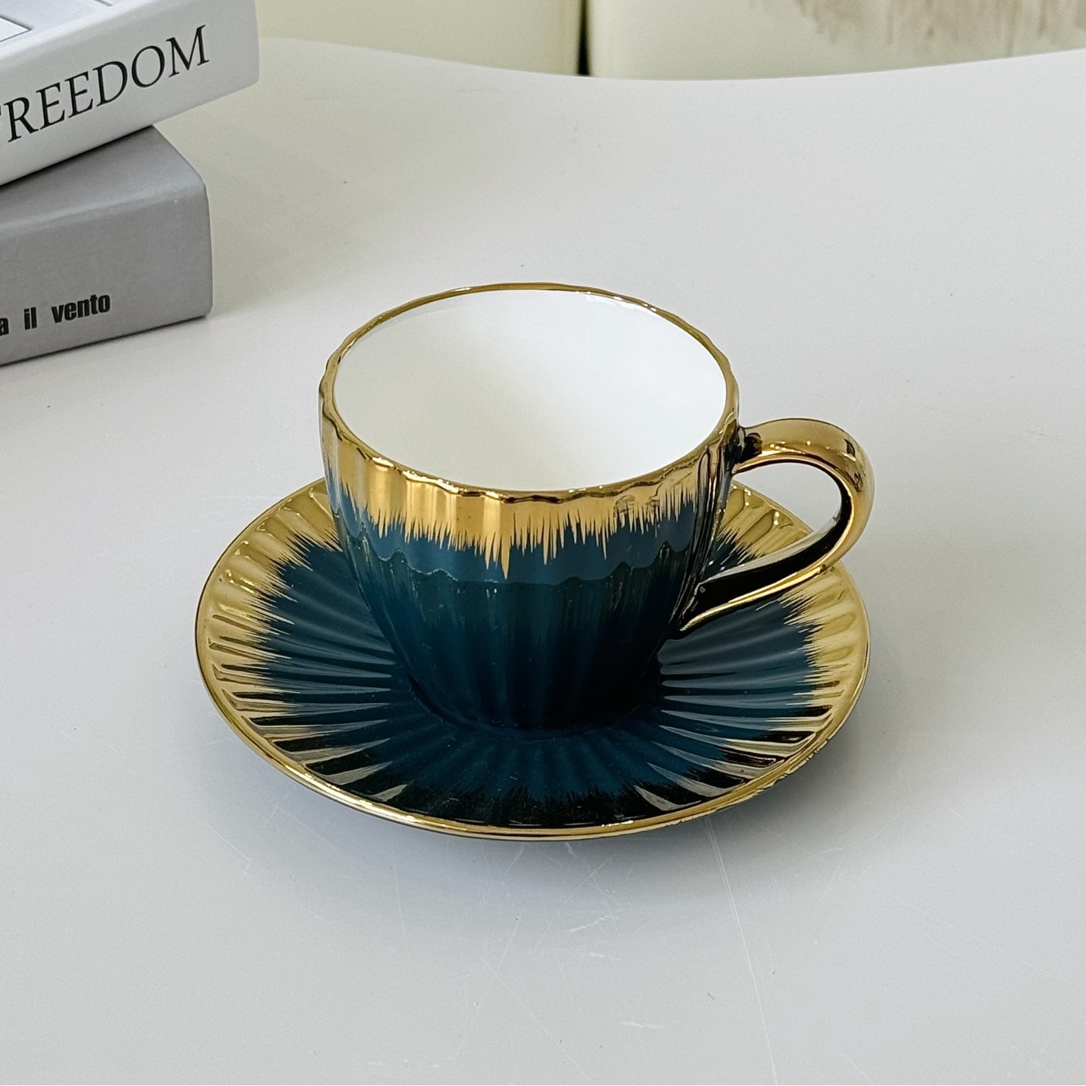 A set of household light luxury and high-end printed bowls, bone China 2024 new style, beautiful ceramic bowls, plates, bowls and tableware pic 1