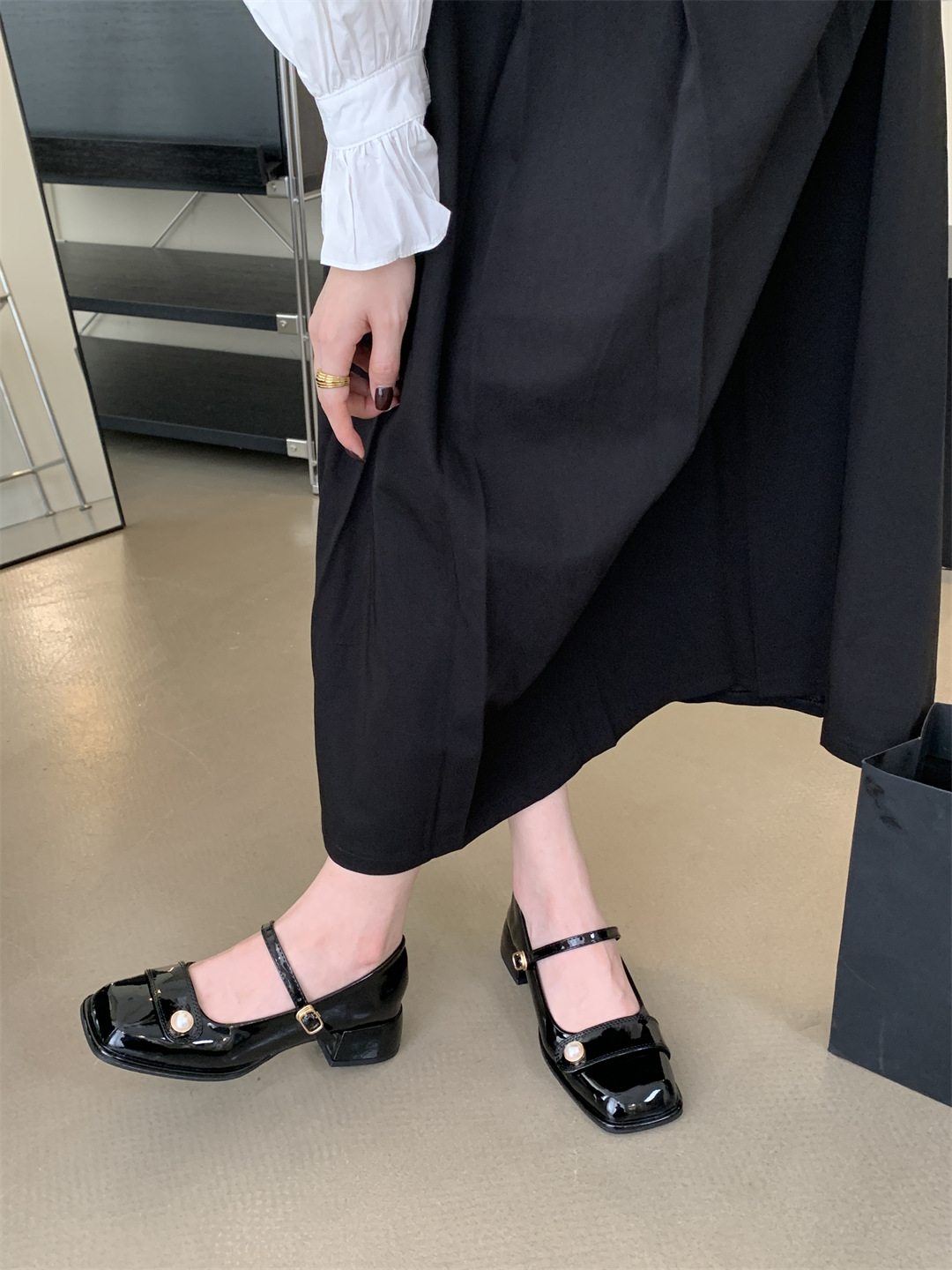 2023秋季新款时尚方头珍珠小香风纯色玛丽珍粗跟百搭时装单鞋女详情15