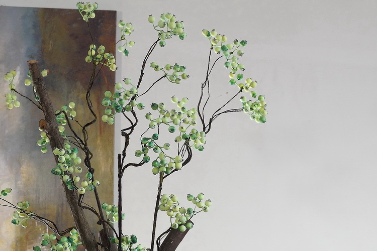 Dongli offers wholesale of grayish-white artificial berries with one-piece consignment, Chinese Zen-inspired ceramic vases for decoration and display, artificial flowers, wild fruits, and horse mulberry fruits pic 4