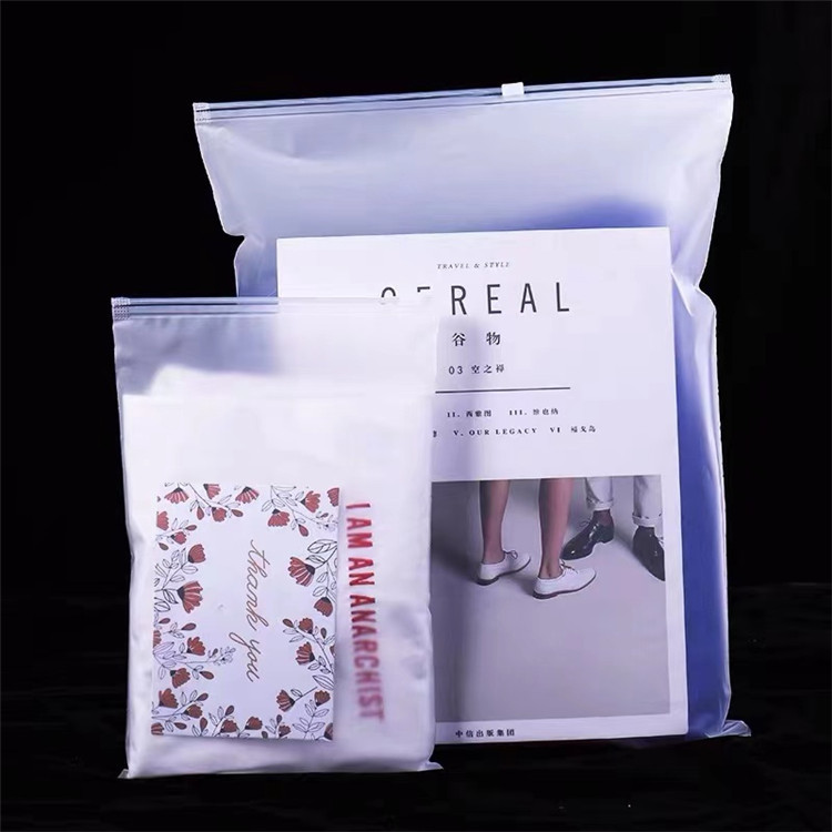 Customized clothing zipper bags, plastic packaging bags, storage bags for clothes, transparent plastic sealed bags, self-sealing bags pic 3