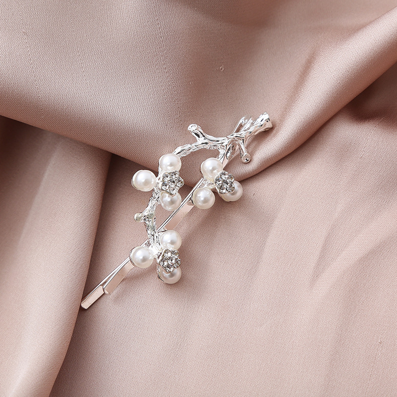 New Korean style forest-themed tree branch pearl rhinestone hair clip for women, simple and fashionable bangs clip, sweet hair accessory factory price wholesale pic 5