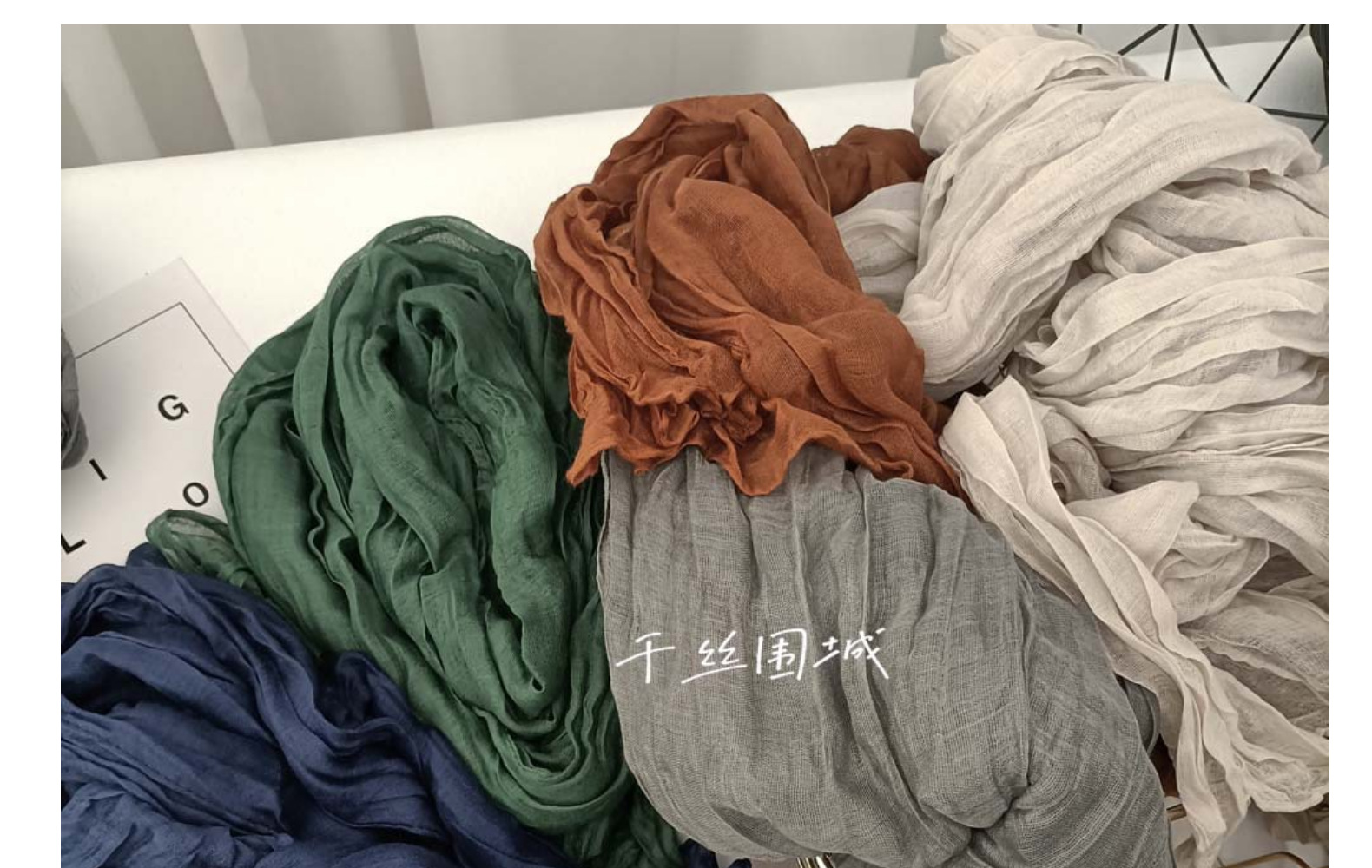 纯色棉麻围巾复古秋冬新款褶皱绿色复古薄长条披肩男女士保暖丝巾详情8