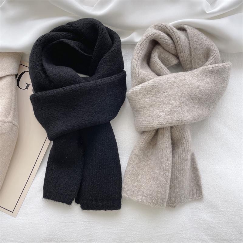 New Korean-style versatile knitted scarf for women, creating a winter atmosphere in solid color, simple, soft, warm and laid-back style small scarf pic 4