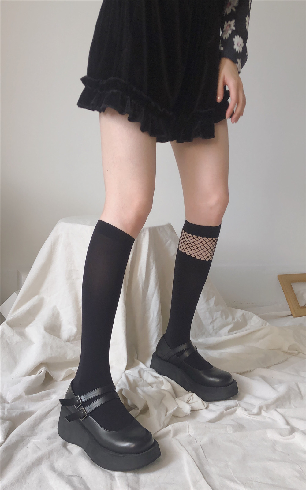 Autumn new collection: One-piece formed spliced net socks, calf socks, cool jk dark style, ins black mid-calf socks pic 9