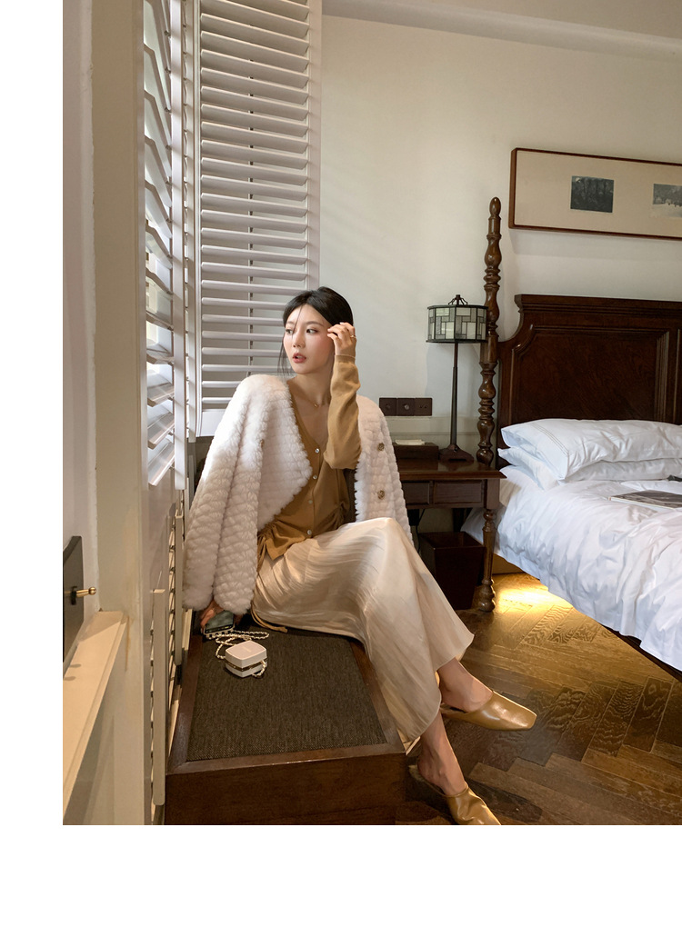 冬季新年羊羔毛皮草短款女网红羊剪绒布加迪全羊毛年轻短外套详情53